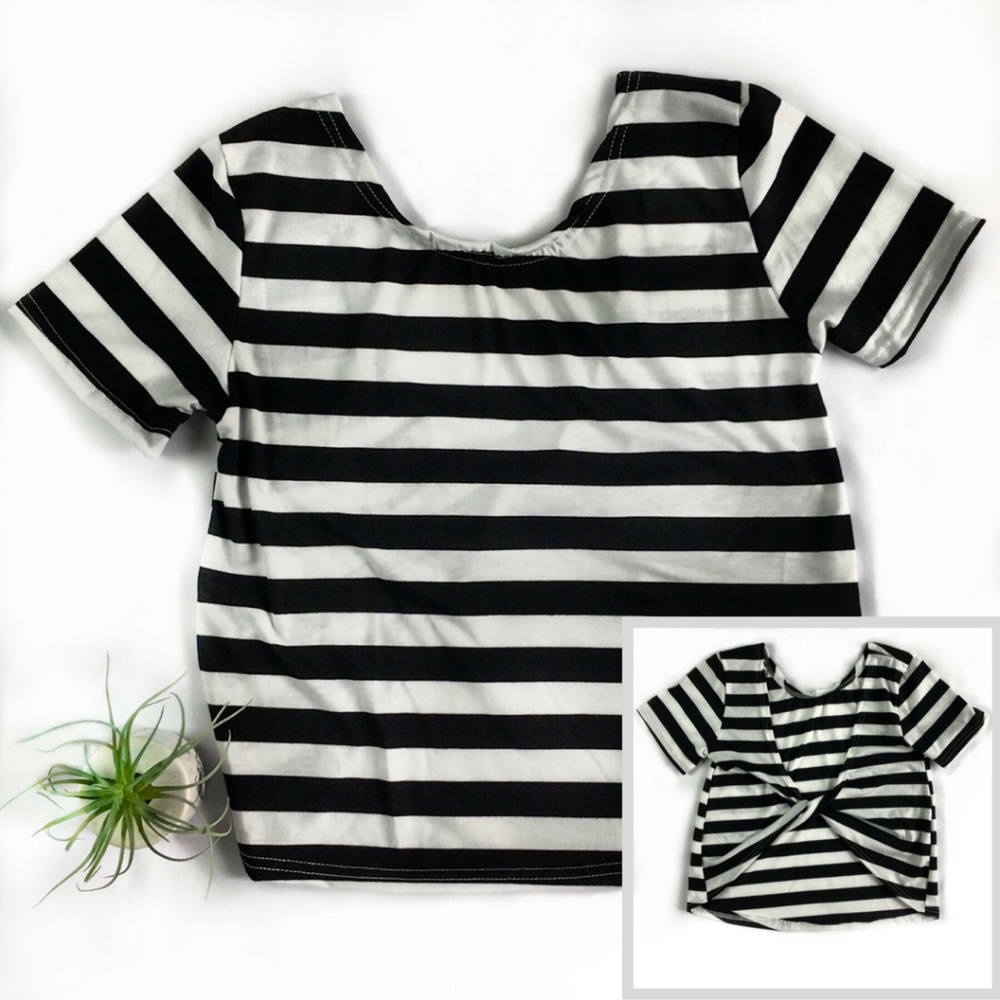 🚫SOLD🚫Twist Back Striped Crop Top - Picture 1 of 3